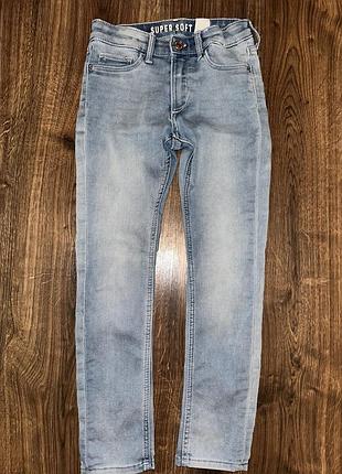 Джинси скіні