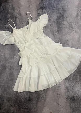 Легенька жіноча сукня