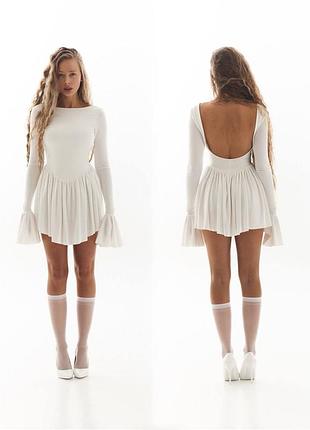 Жіноча сукня плаття з відкритою спиною спинкою з рукавами кльош об'ємними