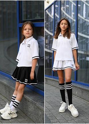 Стильный костюм для девочки: футболка поло и юбка