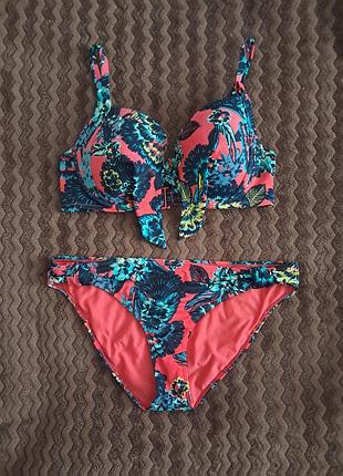 Купальник очень красивый р.40