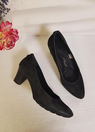 Класичні шкіряні туфлі човники на дуже м'яких устілках 40р