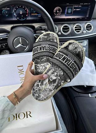Christian dior шльопанці