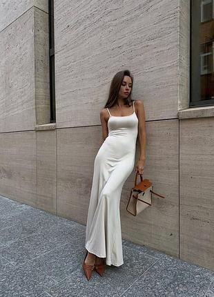 Платье на регулируемых бретелях