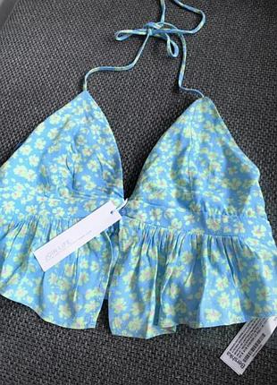 Топ блакитний в квітку bershka 100% віскоза розмір хс-с новий
