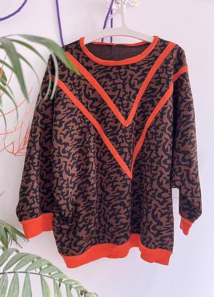 Вінтажний світшот ( має яскраві кольори) не парить