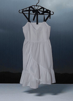 Красивое белое платье легкое на завязках