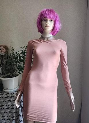 Платье с открытой спиной