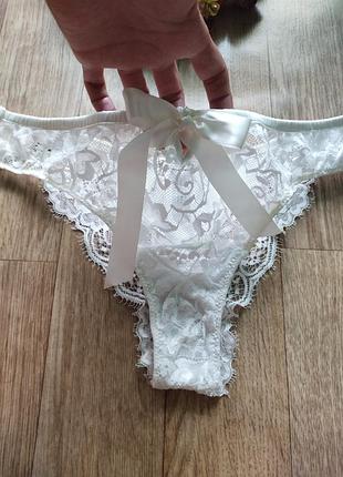 Соблазнительные кружевные трусики intimissimi