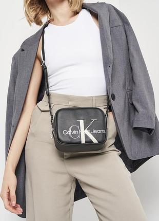 Жіноча сумка від бренду calvin klein