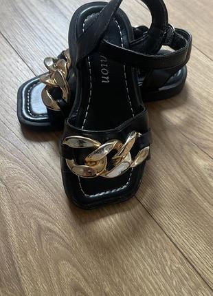 Босоніжки для дівчинки 3