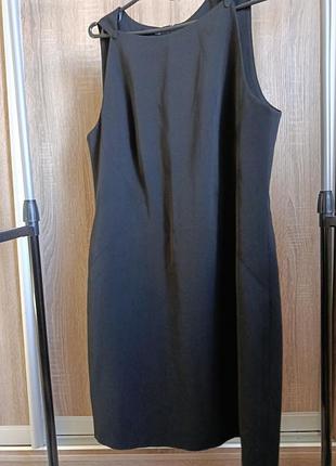 Чудова чорна сукня