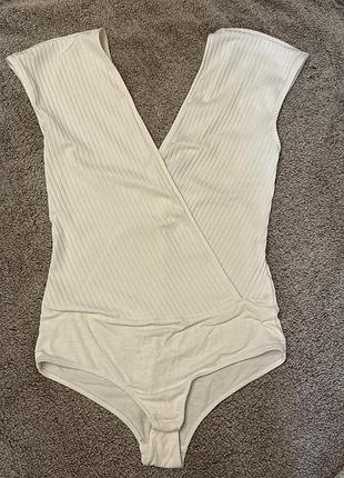 Біле боді zara в рубчик з v-подібним вирізом, розмір s