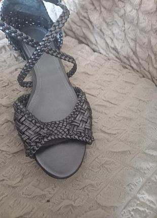 Стильные плетеные  на сплошной подошве брендовые босоножки gloria ortiz, 38 размер.