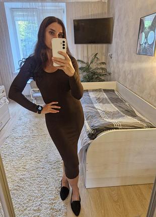 Платье в рубчик в трендовом шоколадном цвете не zara