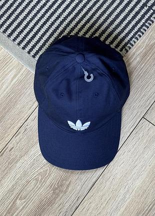 Adidas новий кашкет синій