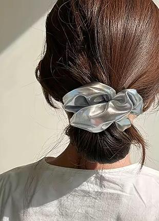 Срібляста гумка для волосся