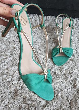 Красивые босоножки arlino san marina нат.замша р.41.