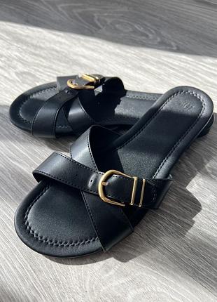 Актуальные шлепанцы h&m