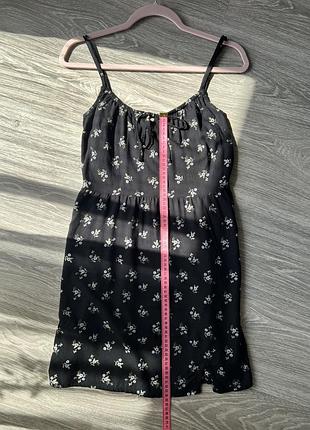 Сукня у квіти