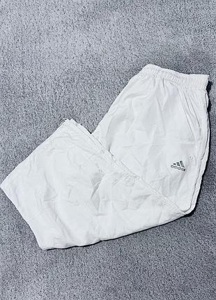 Спортивные удлиненные шорты adidas