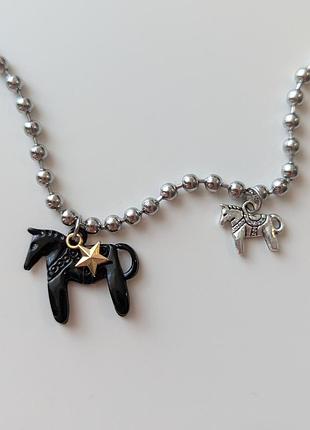 Прикраса- кольє  кінь 2