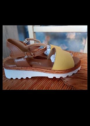 Натуральні шкіряні босоніжки італія сандалі шкіра натуральна босоніжки