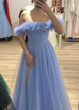 Вечірня блакитна сукня