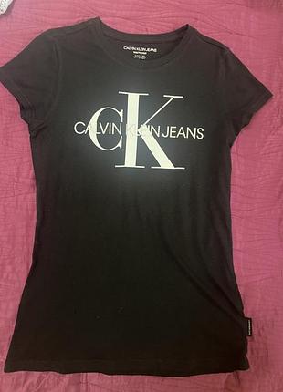 Футболка  calvin klein