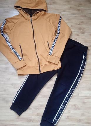 Костюм на дівчинку. 140 розмір.