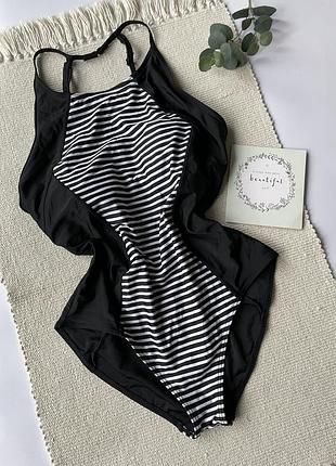 Суцільний купальник злитий купальник