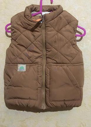 Жилетка на 6-9 мес