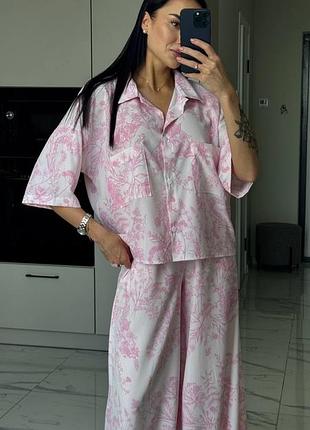 Жіночий брючний костюм трійка