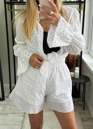 Костюм женский из прошвы