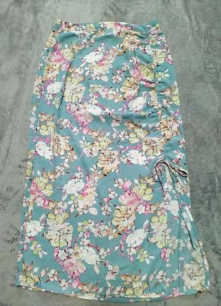 Брендовая, стильная, летняя юбка с разрезом в цветочный принт 44-46 р-only