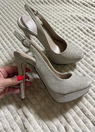 Сріблясті босоніжки босоножки