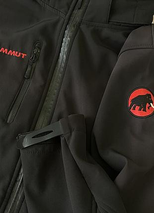 Трекінгова куртка mammut
