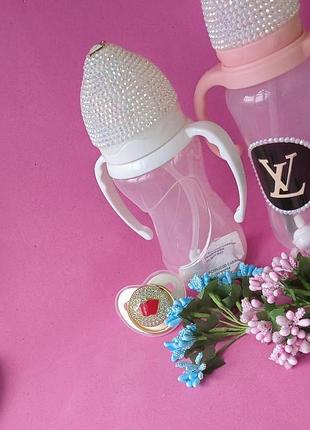 Бутылочка детская для кормления  0+ со стразами, антиколиковая. 240 мл .