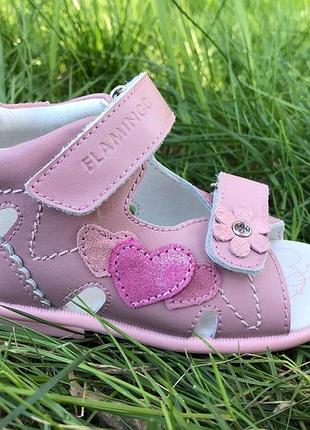 Босоніжки flamingo