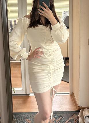 Сукня на затяжках