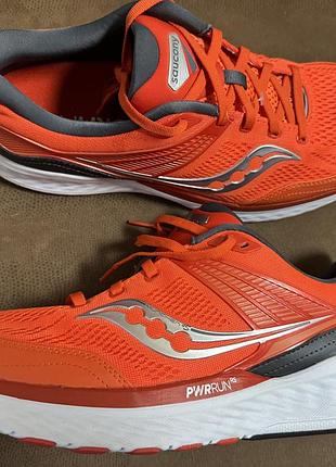Saucony кросівки нові стильні легкі зручні оригінал!