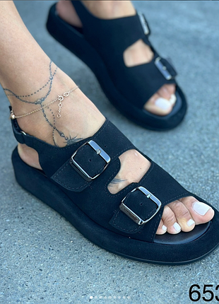 Женские босоножки в спортивном стиле