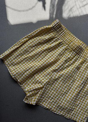 Трендові шорти в піжамному стилі