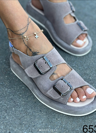 Женские замшевые босоножки в спортивном стиле