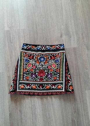 Юбка с вышивкой