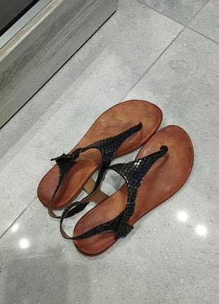 Шкіряні босоніжки жіночі