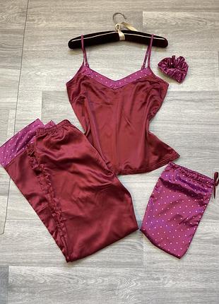 Нова атласна піжама майка шорти avon червона з резинкою та мішечком для зберіг