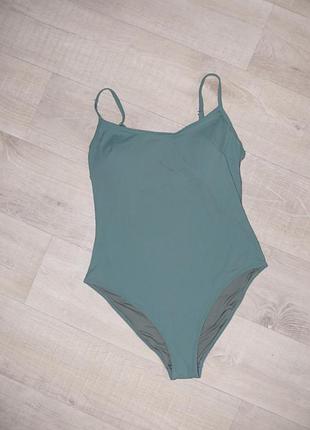 Купальник сдельный,размер м