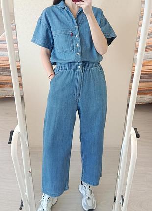 Джинсовый комбинезон levis