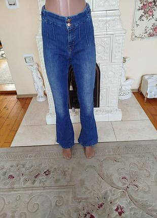 Шикарные брендовые джинсы клеш guess